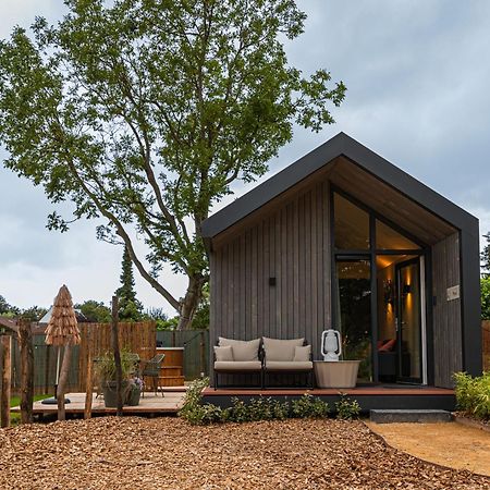 Tinyhouse Luxe Met Hottub Villa Meerssen Exteriör bild